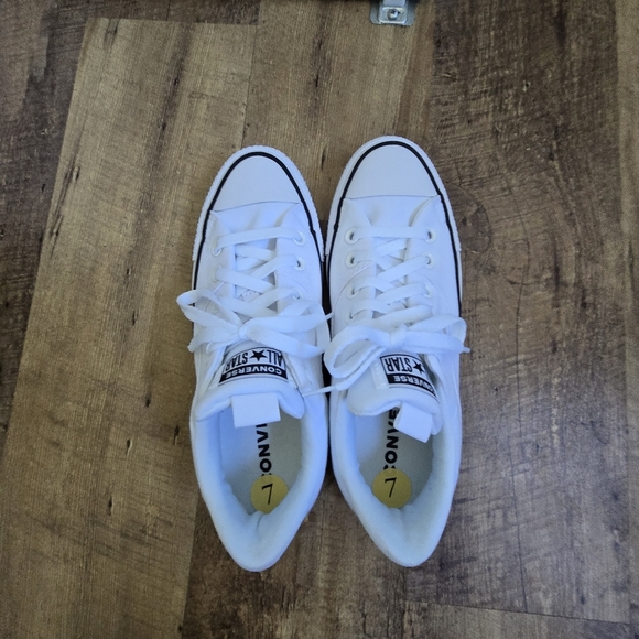 New Converse All Star Women's Size 7 White Low-Top Sneakers - Picture 3 of 10